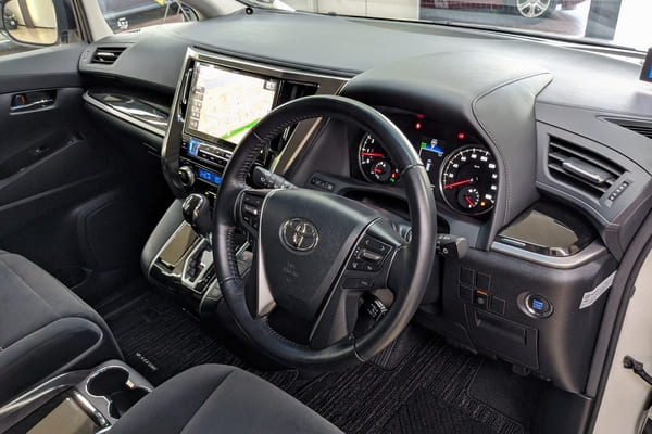 トヨタ ヴェルファイア